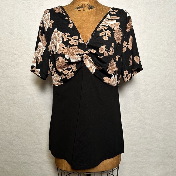 GUC Bloomchic Floral V Neck Top Size 18/20 - Picture 1 of 5